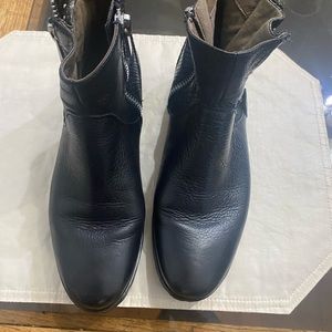 CARTHIES Black Perforated Studded By The Zipper Ankle Boots Sz 8B